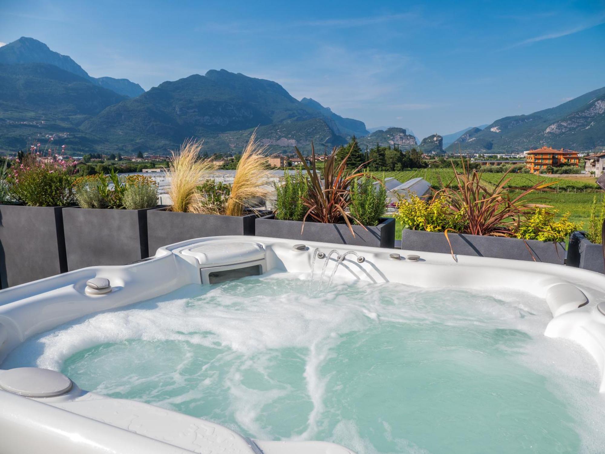 Maffei Apartments - Active Holidays Riva del Garda Exterior foto